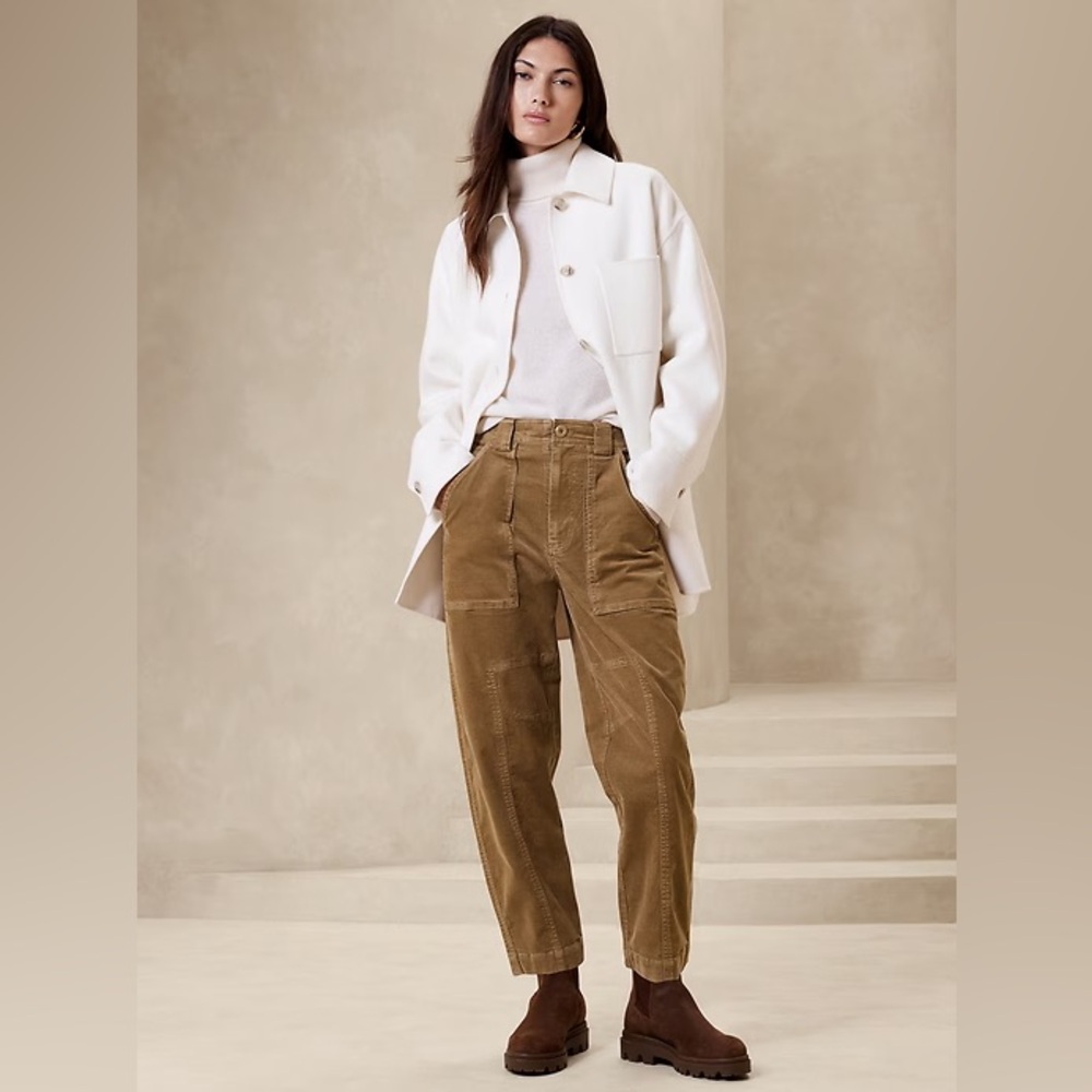 Banana Republicwomen's high-rise corduroy barrel-leg casual pants.
